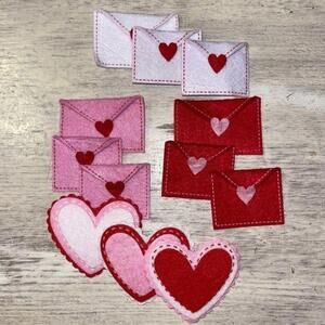 Set of 12 New Hobby Lobby Red Pink and white with hearts felt envelopes